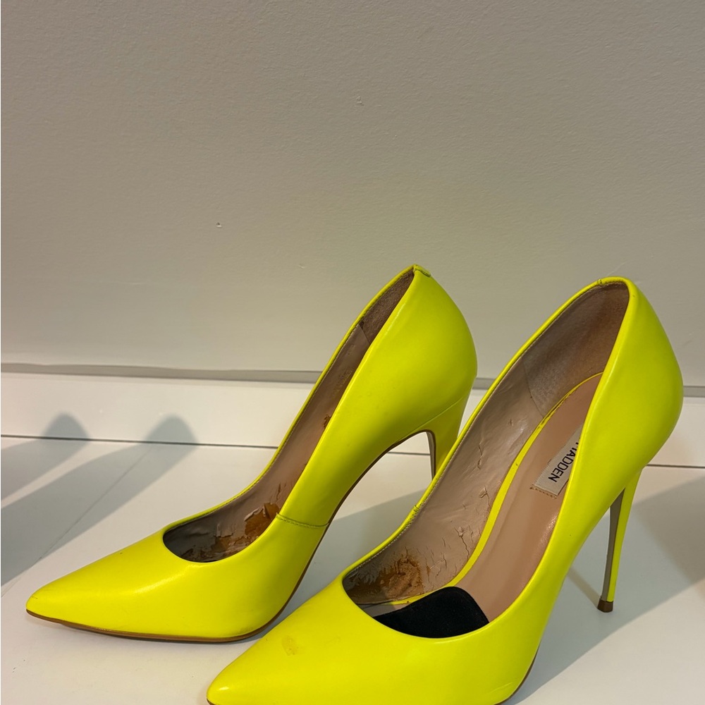 Steve Madden Vala Neon Yellow Heels
